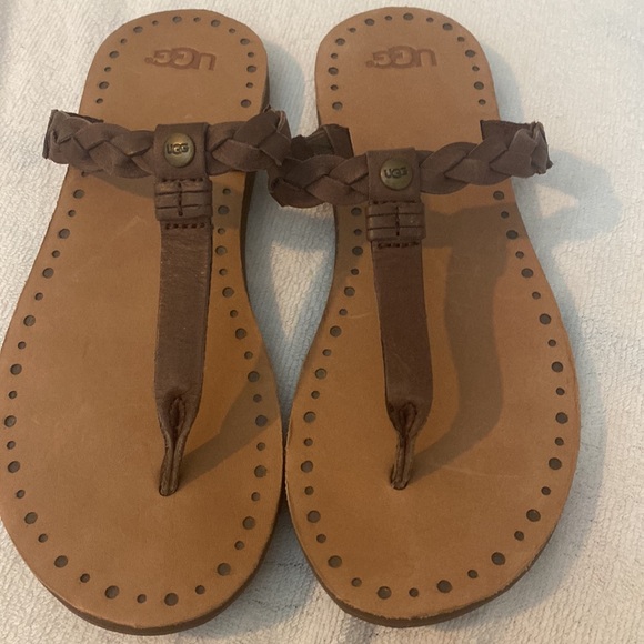 UGG Shoes Uggs Flip Flop Sandals Brown Leather Girls Size
